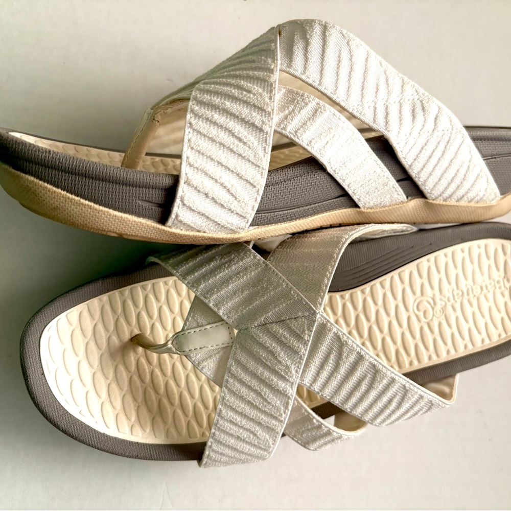 Women's Baretrap Sandals in White and Gray